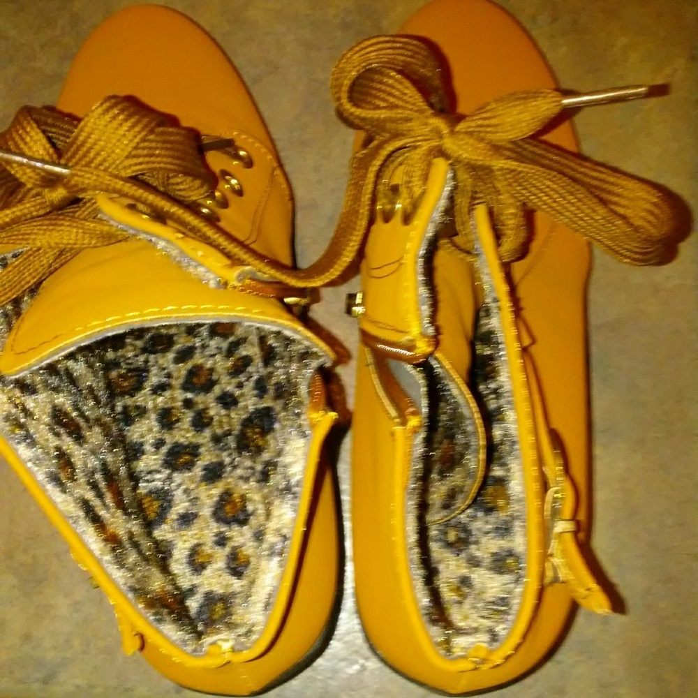 Women boots